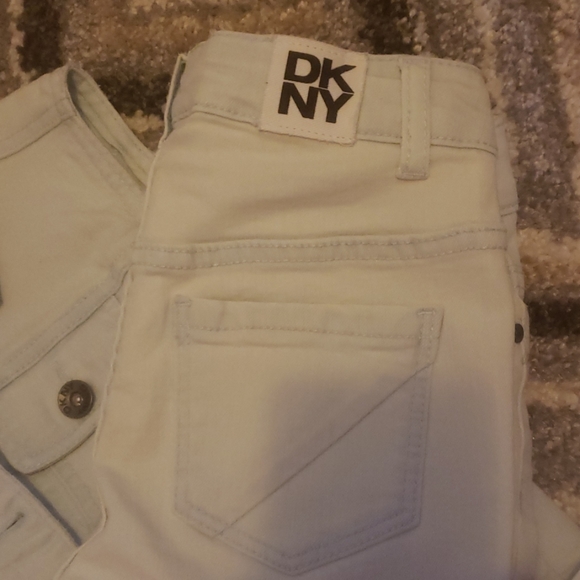 DKNY Jean outfit - Picture 2 of 5